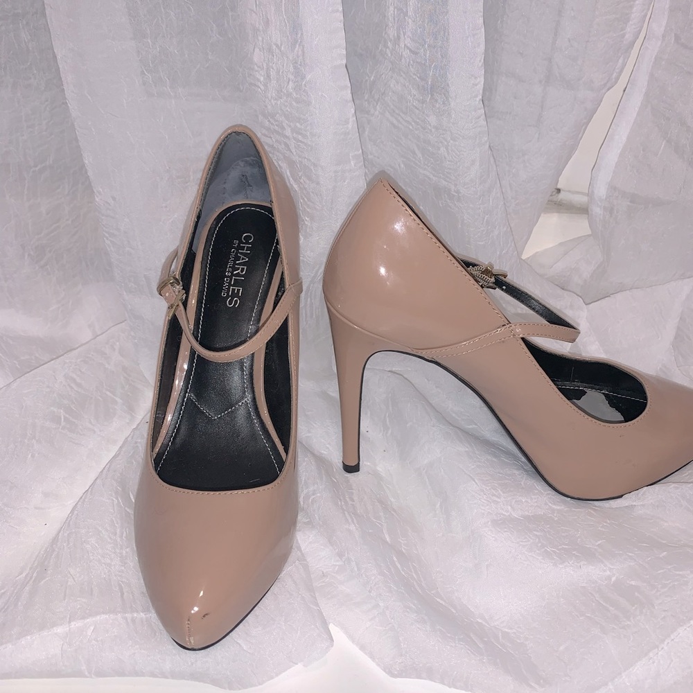 Charles David nude platform stilettos, 4.5in heel- size 8.5